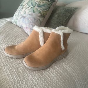 Sketchers Nubuck Booties